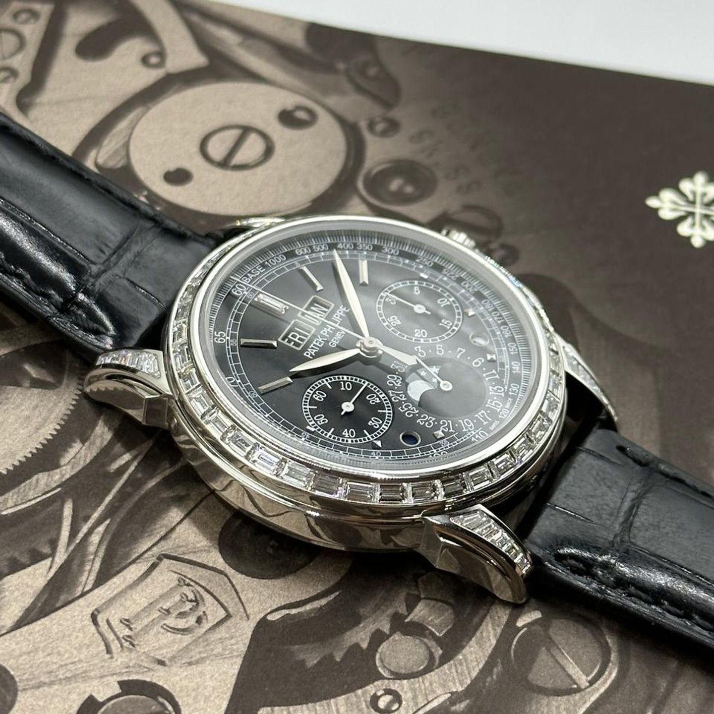 Patek Philippe Perpetual Calendar 5271P-010 - (10/10)
