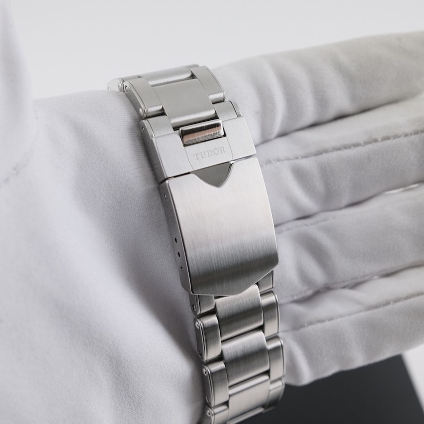 Tudor Black Bay 79230G - (7/8)