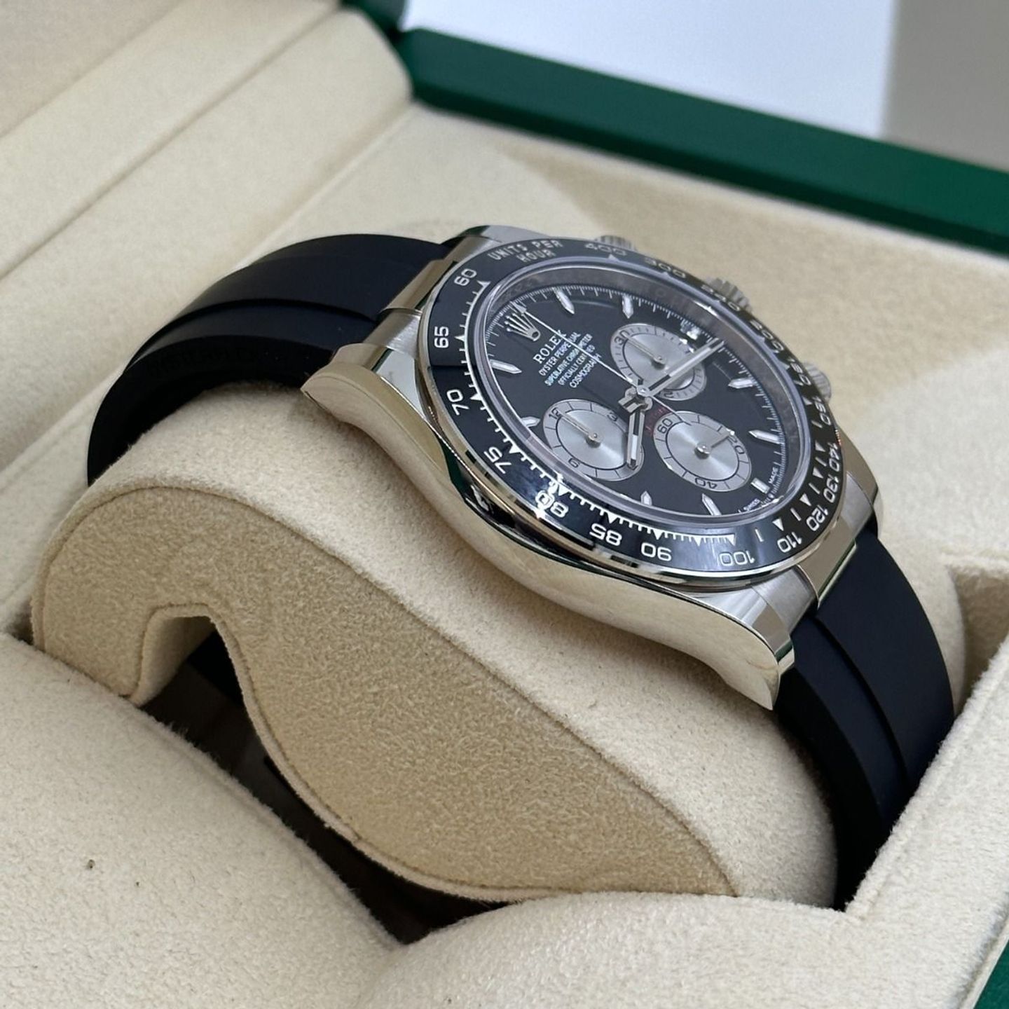 Rolex Daytona 126519LN (2024) - Black dial 40 mm White Gold case (7/8)