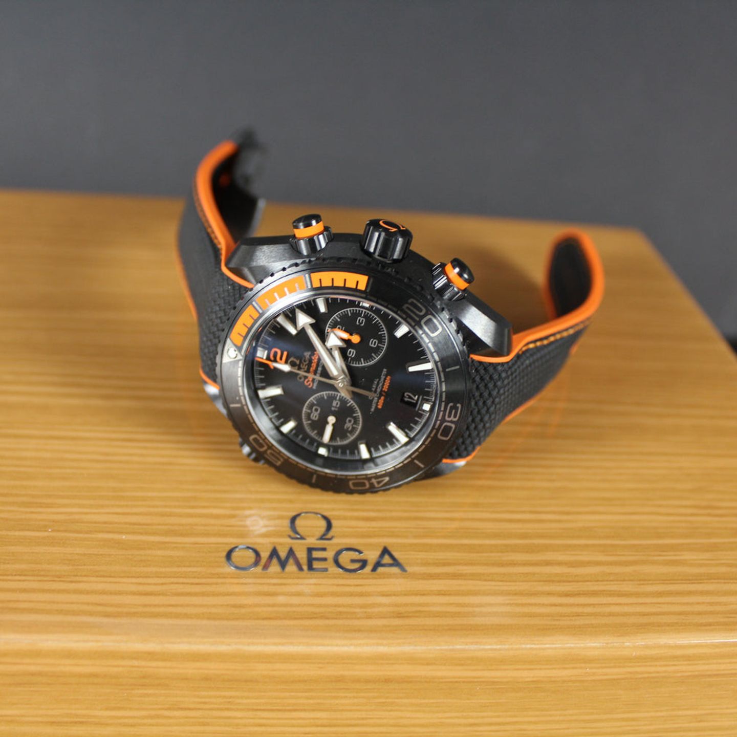 Omega Seamaster Planet Ocean Chronograph 215.92.46.51.01.001 - (2/4)