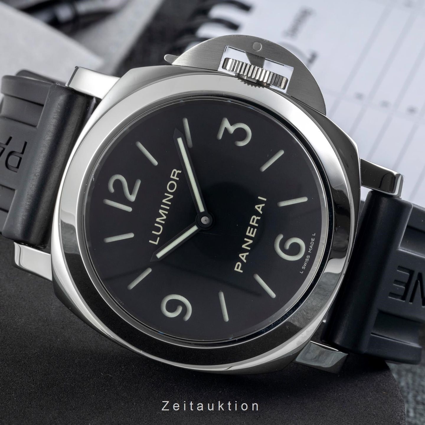 Panerai Luminor Base PAM00112 (2008) - 44mm Staal (2/8)