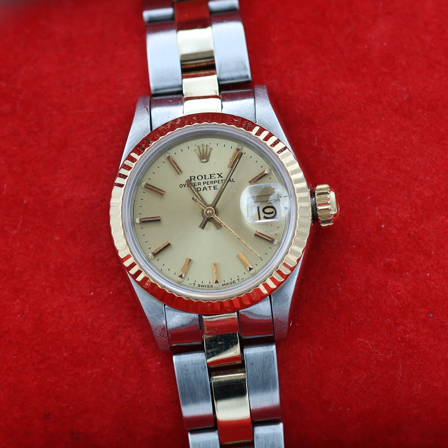 Rolex Lady-Datejust 69173 (Onbekend (willekeurig serienummer)) - Champagne wijzerplaat 26mm Goud/Staal (1/8)