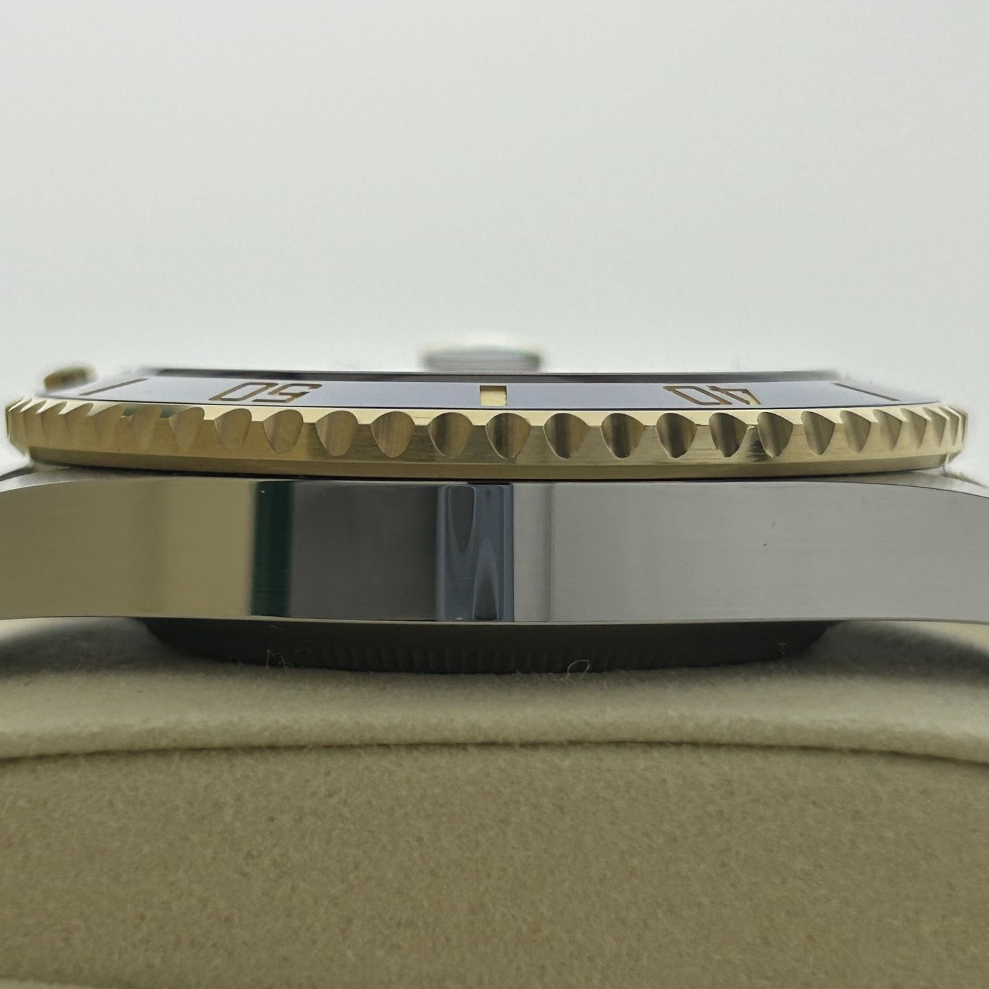 Rolex Submariner Date 126613LB (2025) - 41 mm Gold/Steel case (4/8)