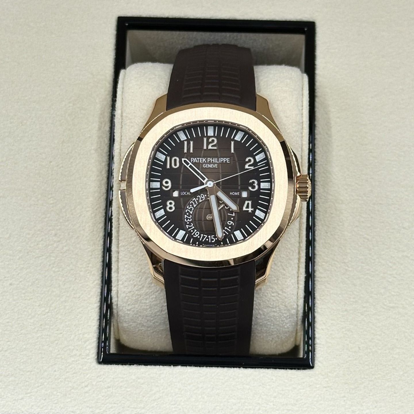 Patek Philippe Aquanaut 5164R-001 (2021) - Brown dial 40 mm Rose Gold case (5/8)