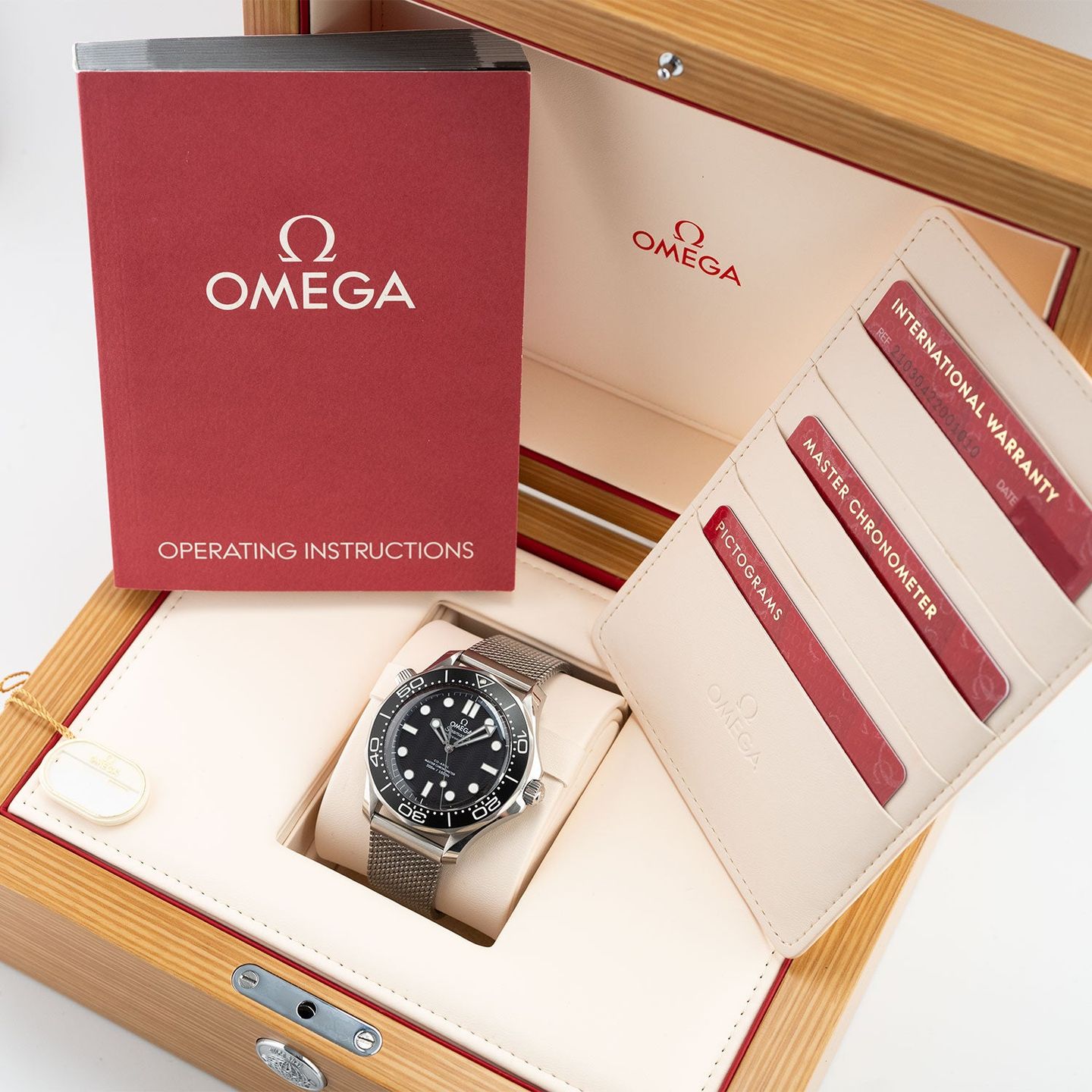 Omega Seamaster Diver 300 M 210.30.42.20.01.010 (2025) - Zwart wijzerplaat 42mm Staal (8/8)
