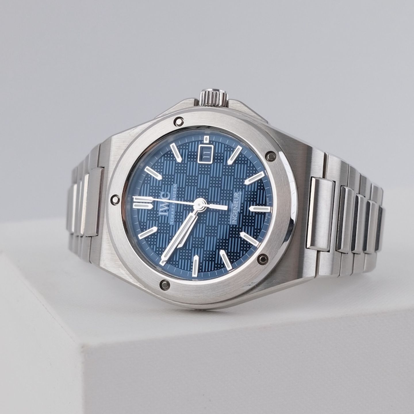 IWC Ingenieur Automatic IW328907 (2025) - Blue dial 40 mm Steel case (5/8)