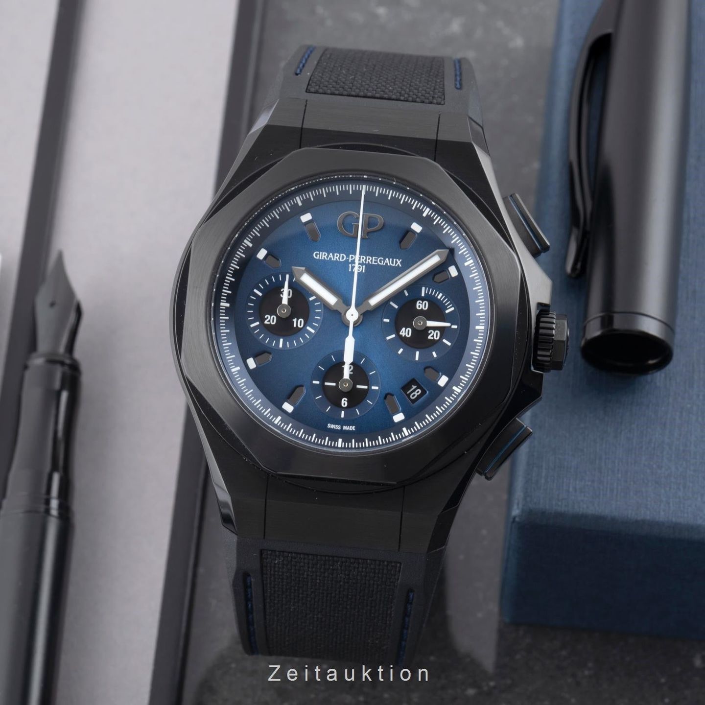 Girard-Perregaux Laureato 81060-21-491-FH6A (Onbekend (willekeurig serienummer)) - 45mm Titanium (3/8)