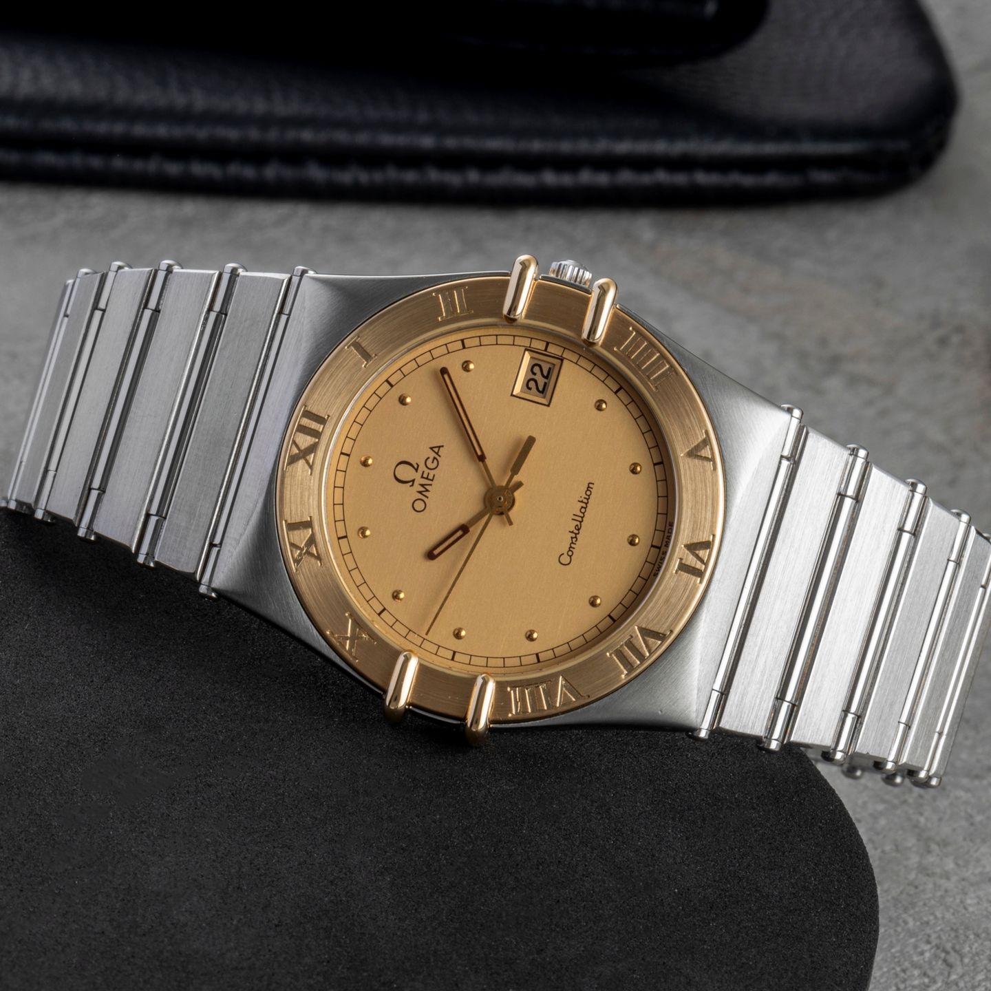 Omega Constellation 396.1076 (1982) - Silver dial 33 mm Steel case (2/8)