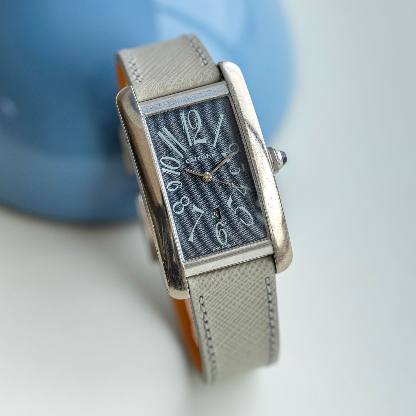 Cartier Tank Américaine 1741 (Onbekend (willekeurig serienummer)) - 45mm Witgoud (1/3)