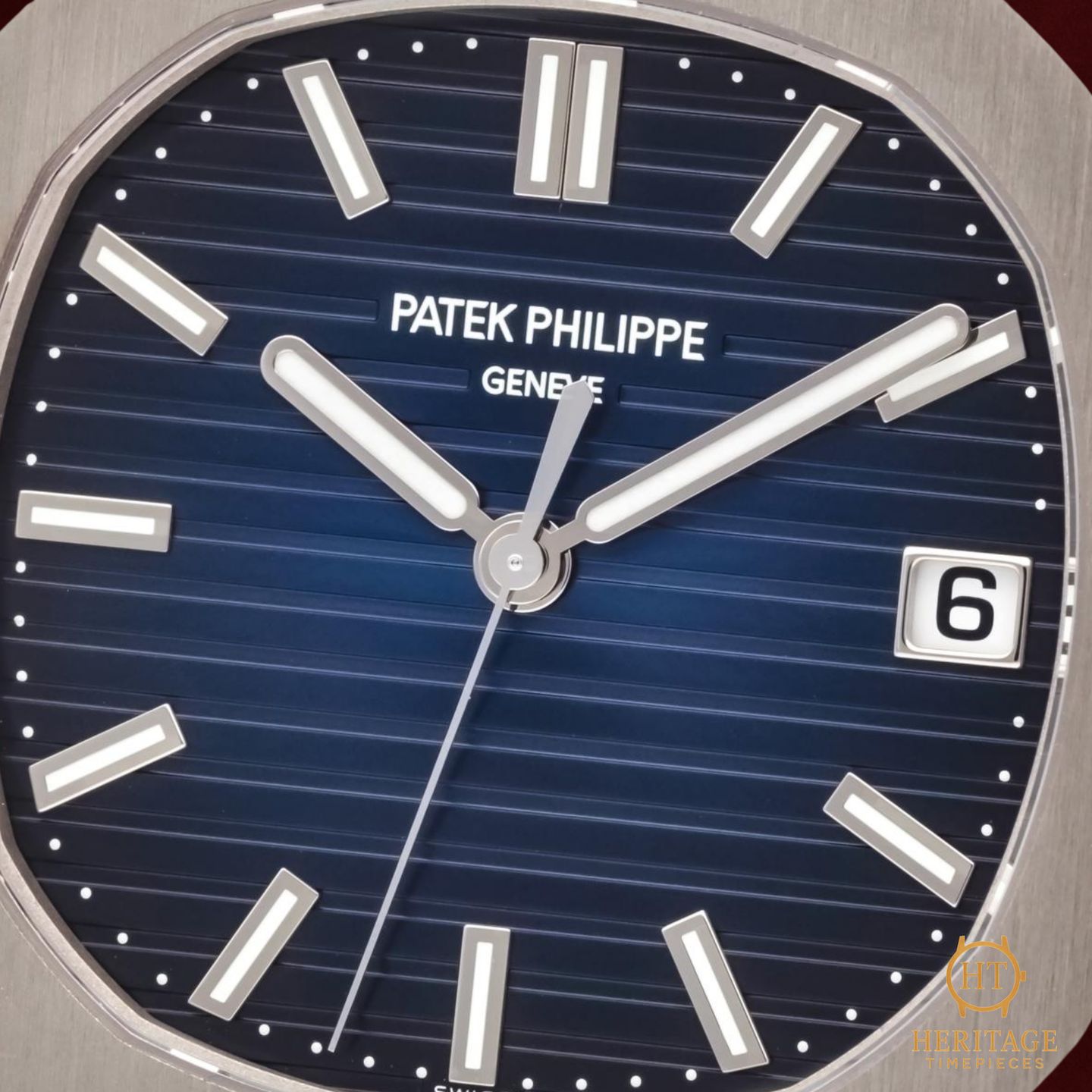 Patek Philippe Nautilus 5811/1G-001 - (2/8)