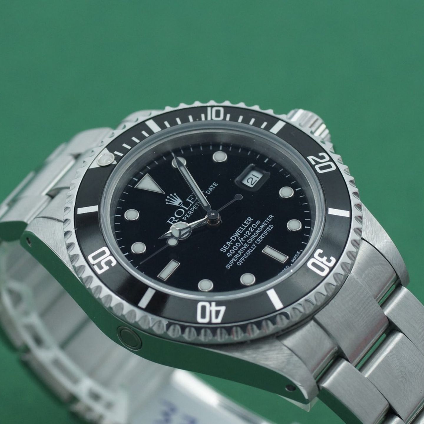 Rolex Sea-Dweller 4000 16600 - (2/8)