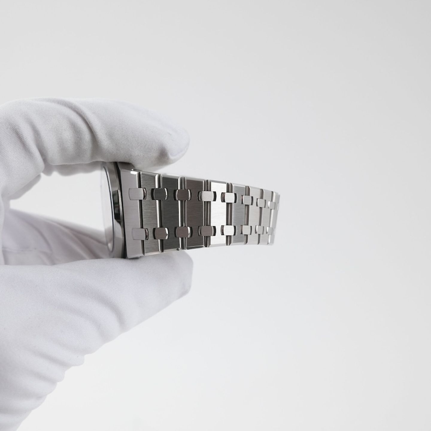 Audemars Piguet Royal Oak Selfwinding 15300ST.OO.1220ST.01 (Unknown (random serial)) - Silver dial 39 mm Steel case (8/8)