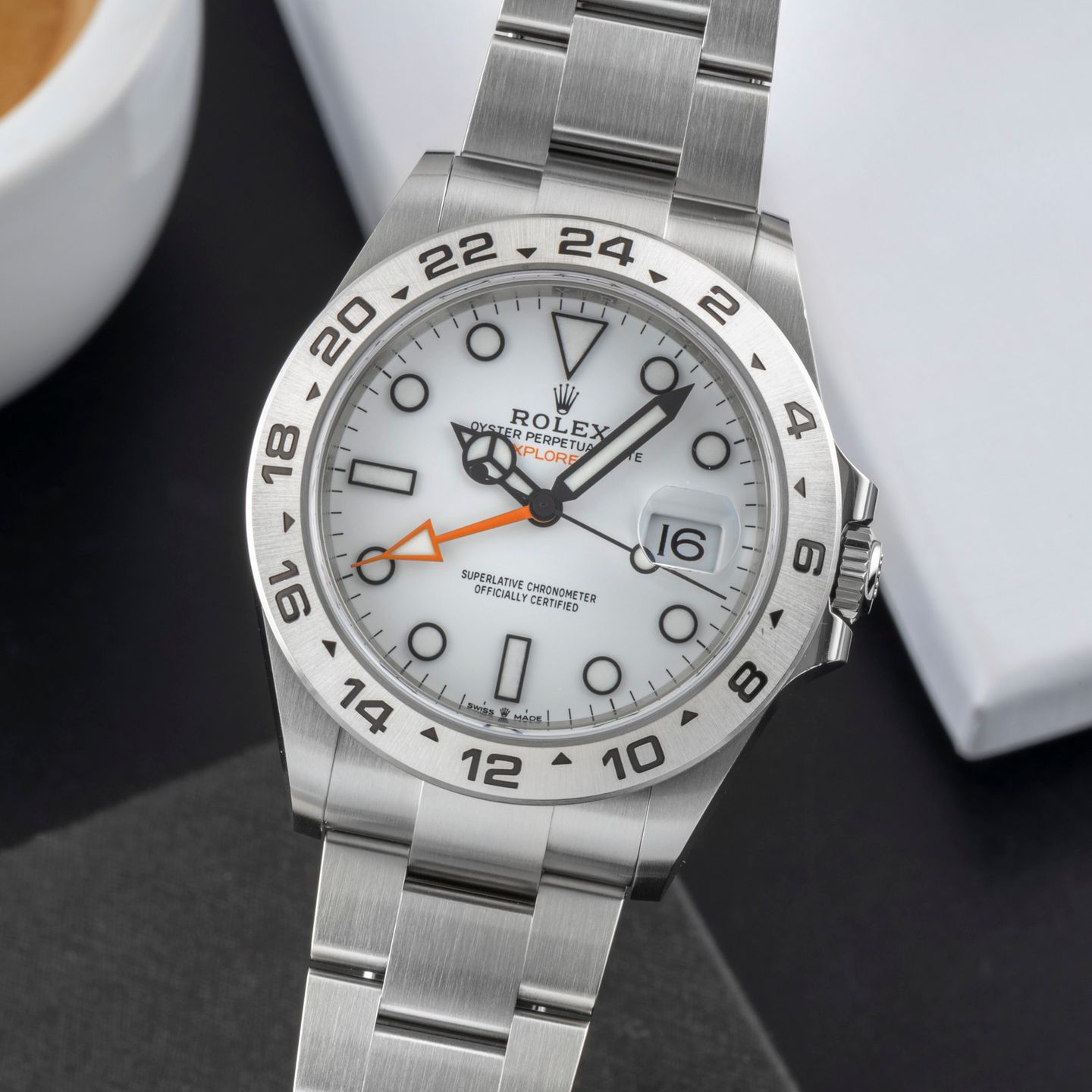 Rolex Explorer II 226570 (Unknown (random serial)) - 42 mm Steel case (3/8)