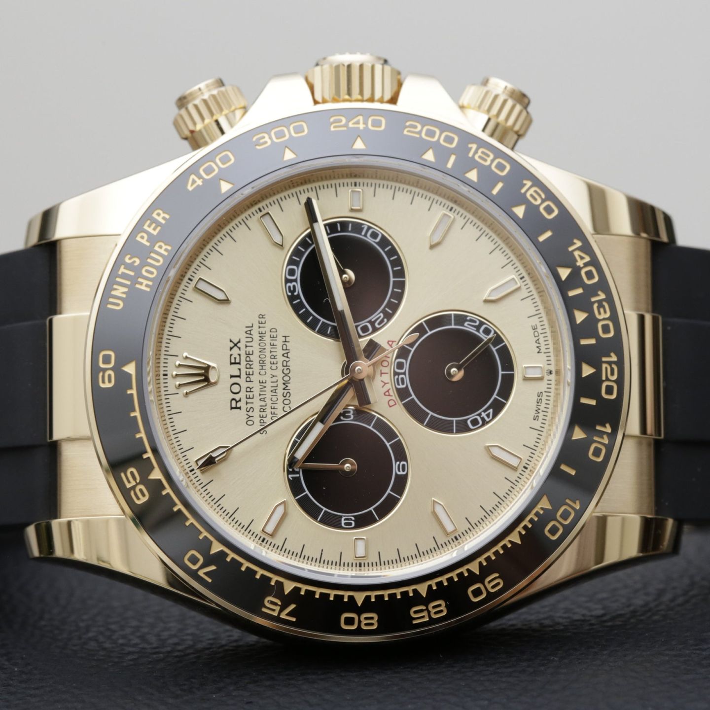 Rolex Daytona 126518LN (2023) - Champagne dial 40 mm Yellow Gold case (2/7)