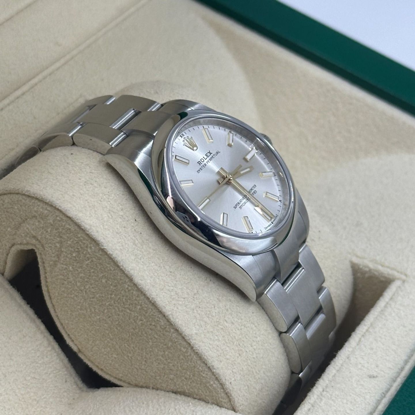 Rolex Oyster Perpetual 34 124200 (2024) - Zilver wijzerplaat 28mm Staal (7/8)