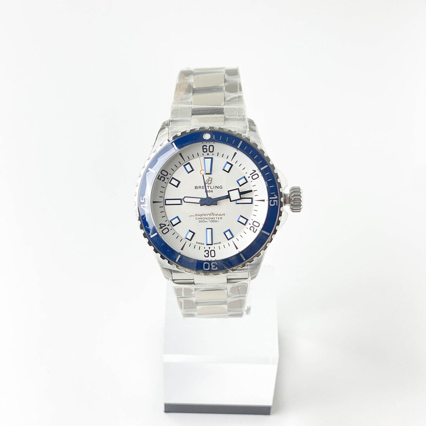 Breitling Superocean 42 A17375E71G1A1 (2023) - Wit wijzerplaat 42mm Staal (1/5)