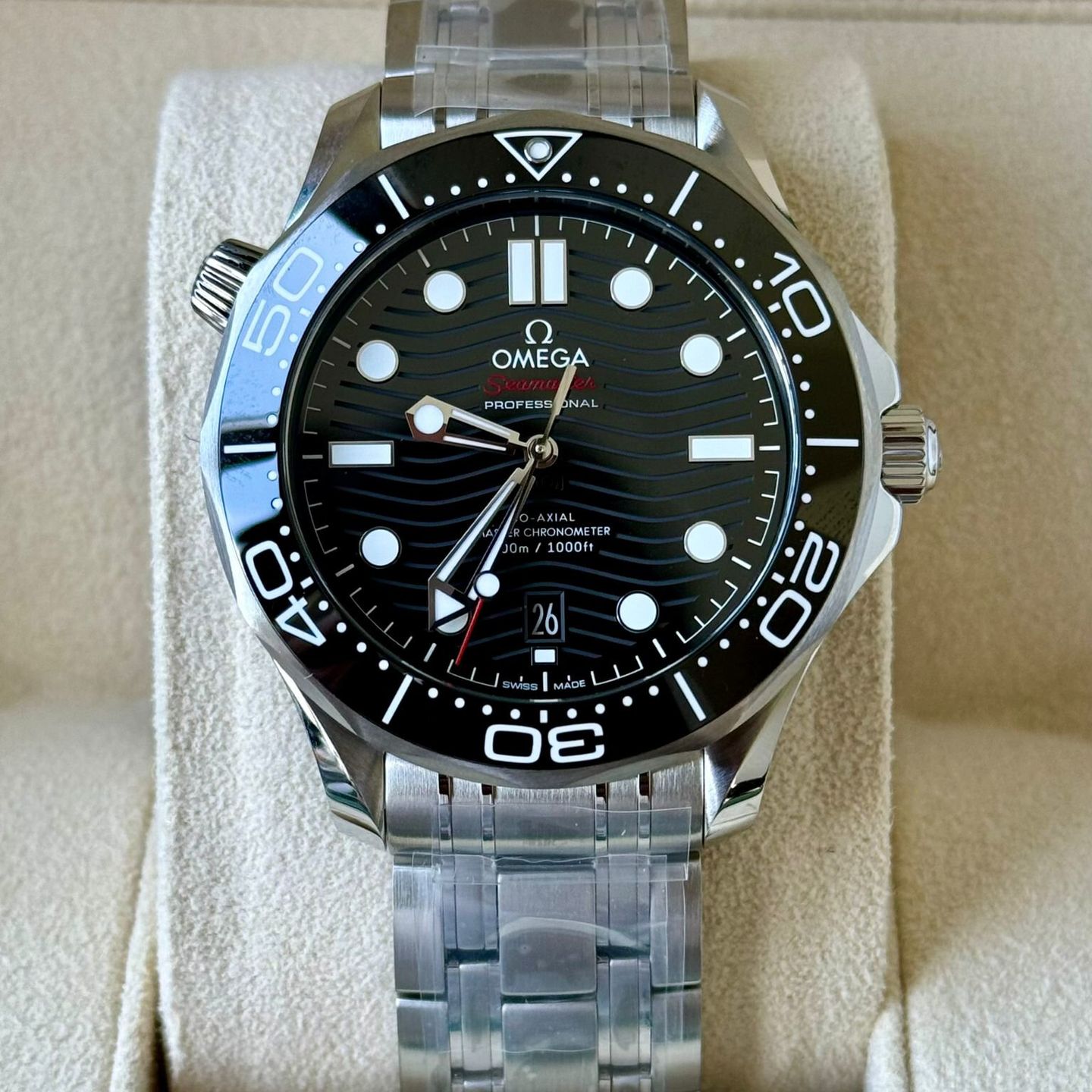 Omega Seamaster Diver 300 M 210.30.42.20.01.001 (2024) - Zwart wijzerplaat 42mm Staal (2/7)