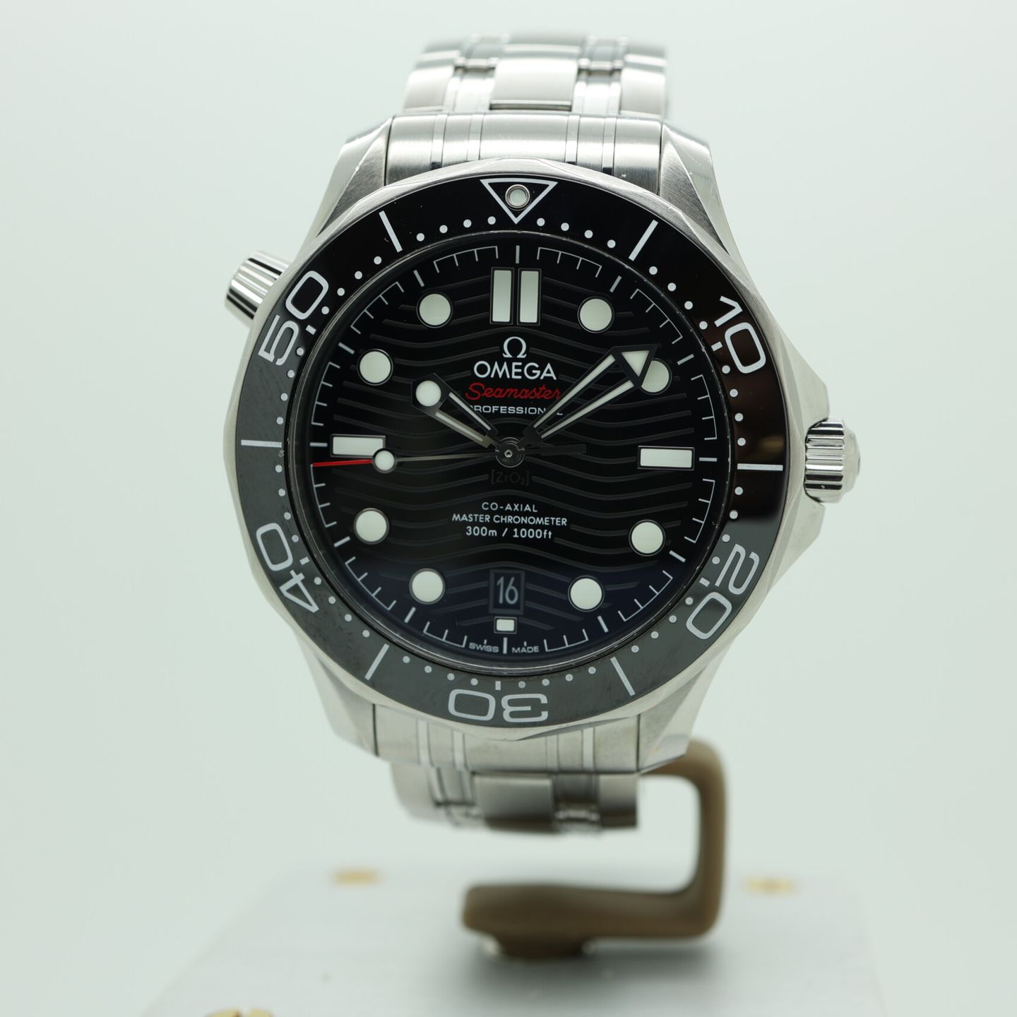 Omega Seamaster Diver 300 M 210.30.42.20.01.001 (2019) - Black dial 42 mm Steel case (4/8)