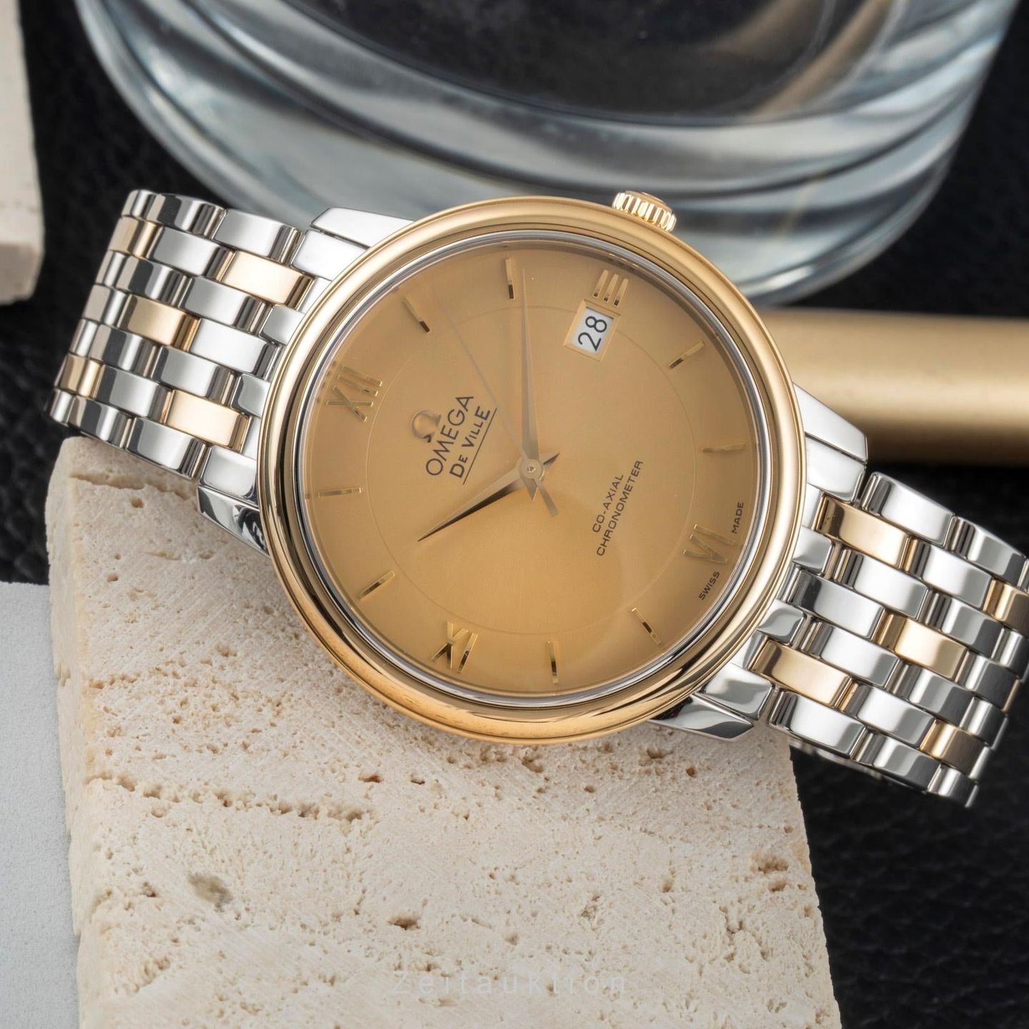 Omega De Ville Prestige 424.20.37.20.08.001 (2014) - Champagne dial 37 mm Steel case (2/8)