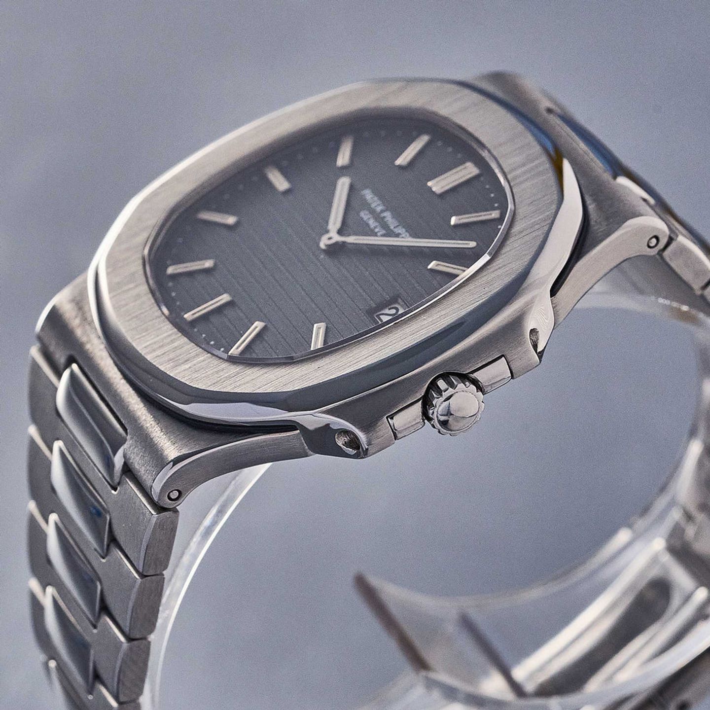 Patek Philippe Nautilus 3700 - (4/6)