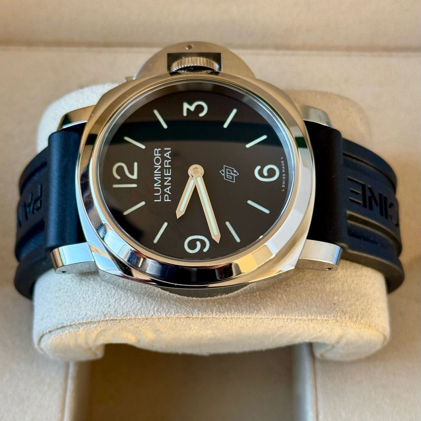 Panerai Luminor Base Logo PAM01086 (2024) - Black dial 44 mm Steel case (5/8)