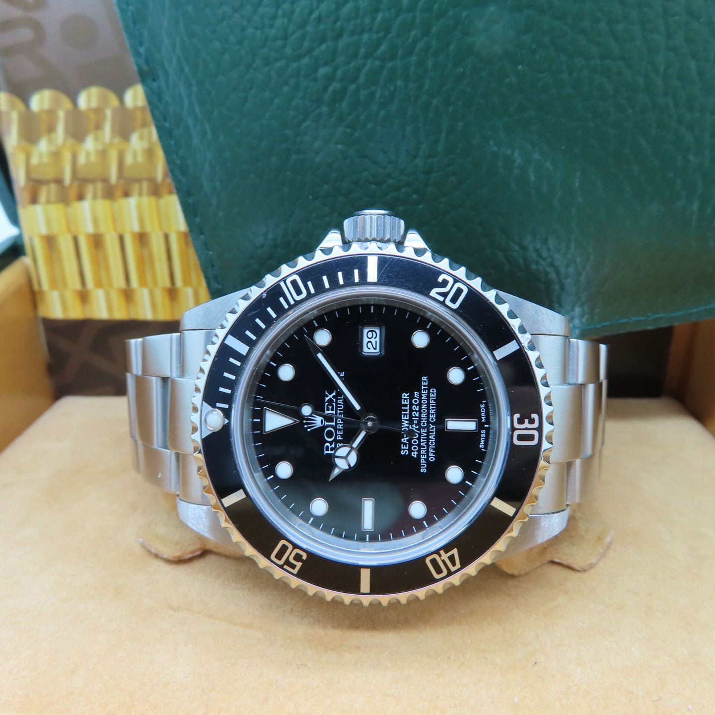 Rolex Sea-Dweller 4000 16600 (2001) - Zwart wijzerplaat 40mm Staal (8/8)