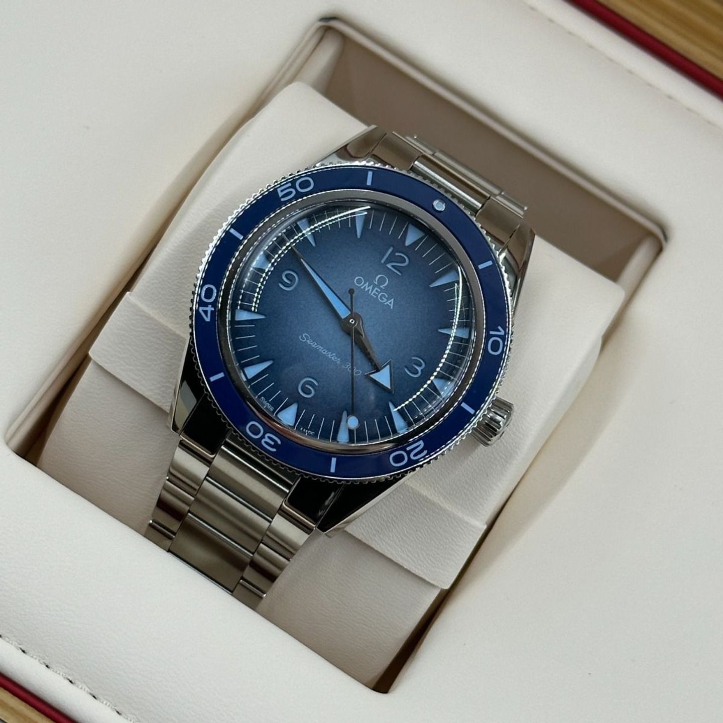 Omega Seamaster 300 234.30.41.21.03.002 (2023) - Blue dial 41 mm Steel case (7/8)