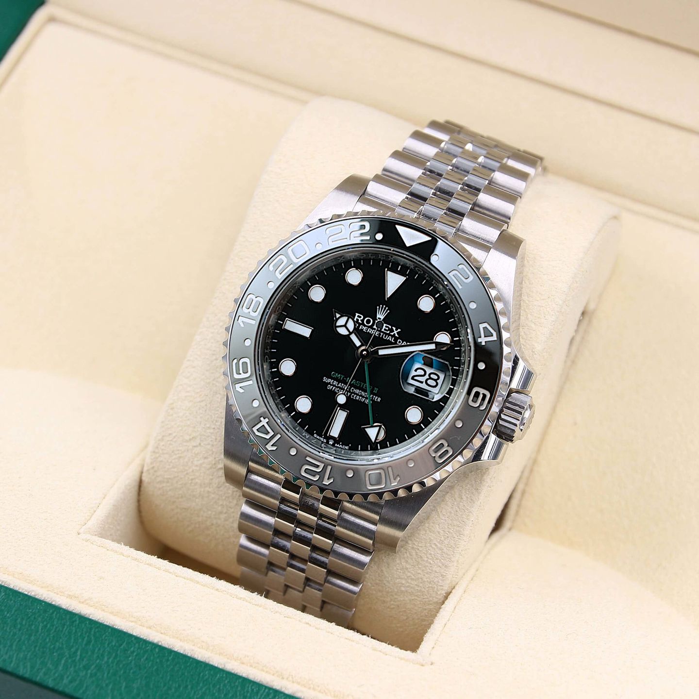 Rolex GMT-Master II 126710GRNR (2024) - Zwart wijzerplaat 40mm Staal (2/6)