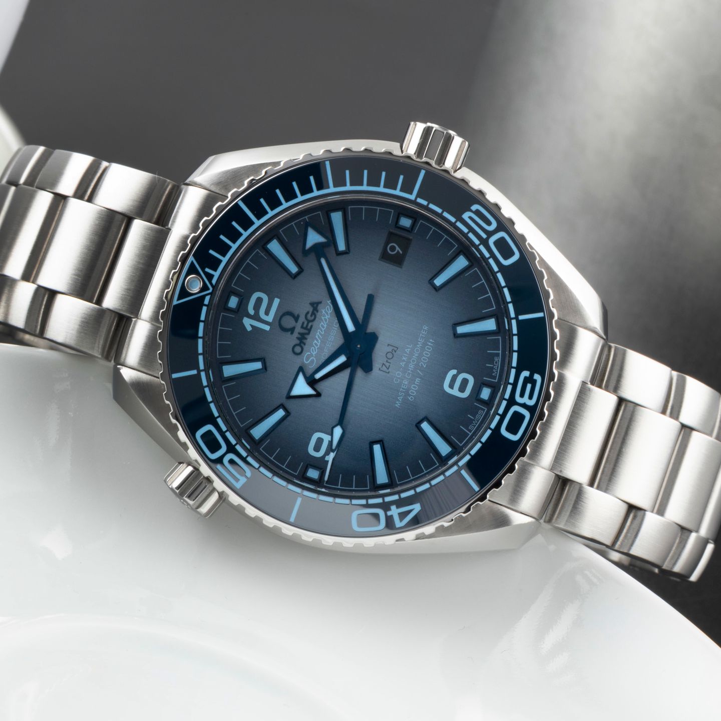 Omega Seamaster Planet Ocean 215.30.40.20.03.002 (Unknown (random serial)) - Blue dial 40 mm Steel case (2/8)