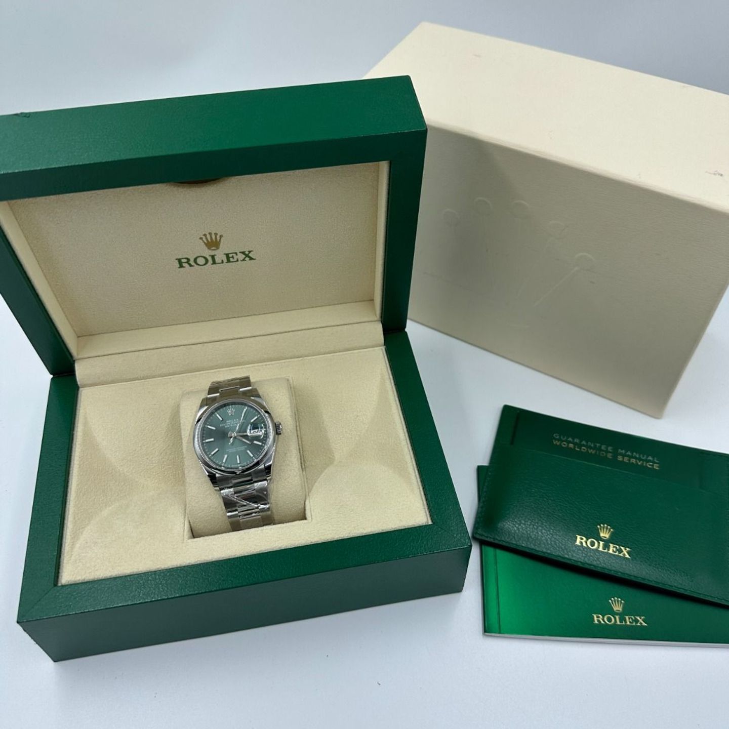 Rolex Datejust 36 126200 (2024) - Groen wijzerplaat 36mm Staal (2/8)