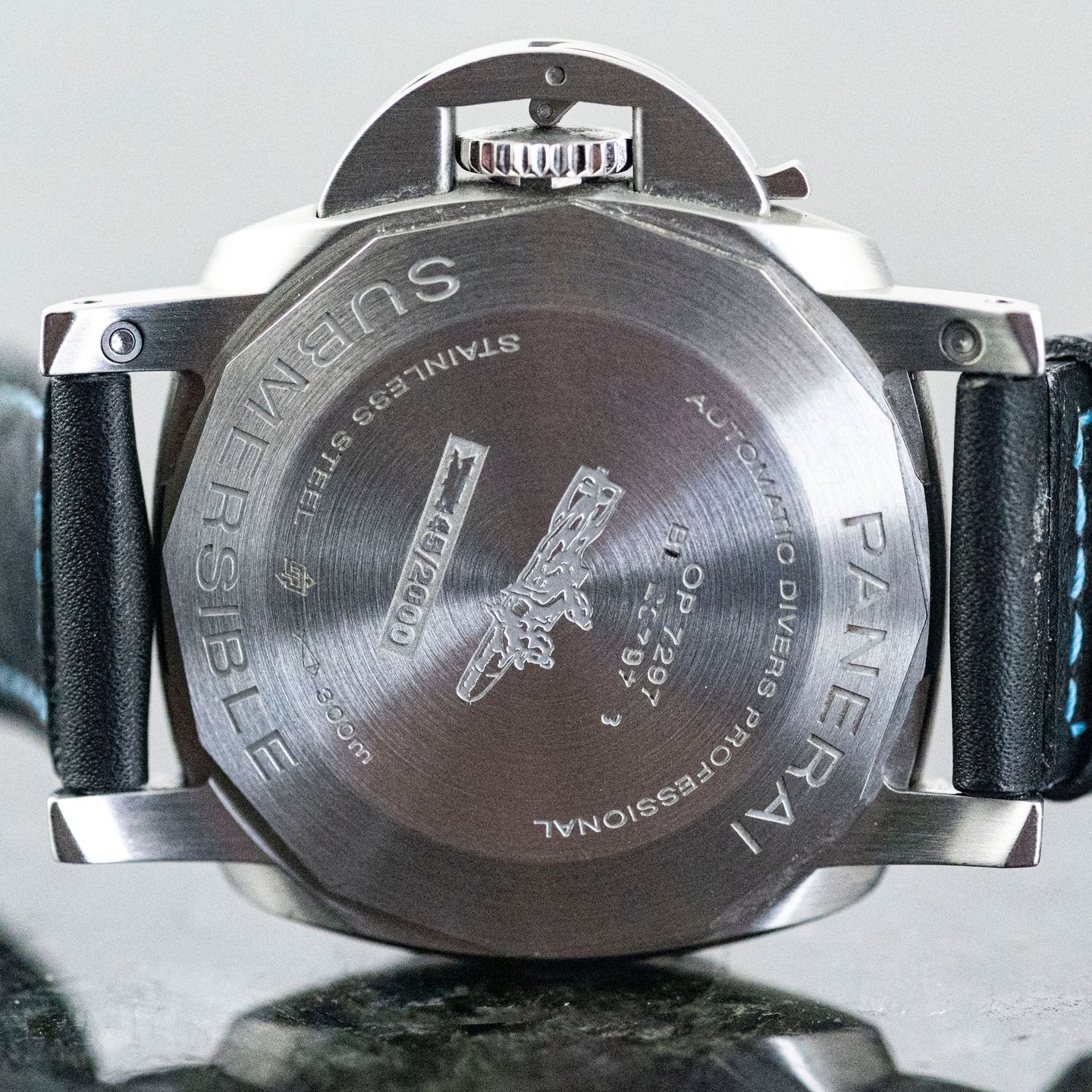 Panerai Luminor Submersible PAM00683 (2022) - Black dial 42 mm Steel case (3/8)