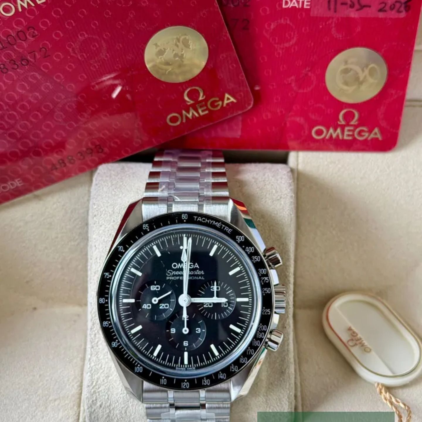 Omega Speedmaster Professional Moonwatch 310.30.42.50.01.002 (2026) - Black dial 42 mm Steel case (7/7)