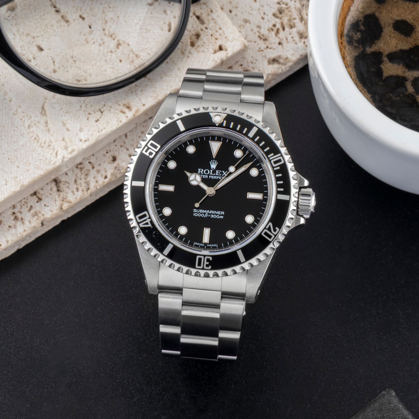 Rolex Submariner No Date 14060M (Unknown (random serial)) - Black dial 40 mm Steel case (1/8)