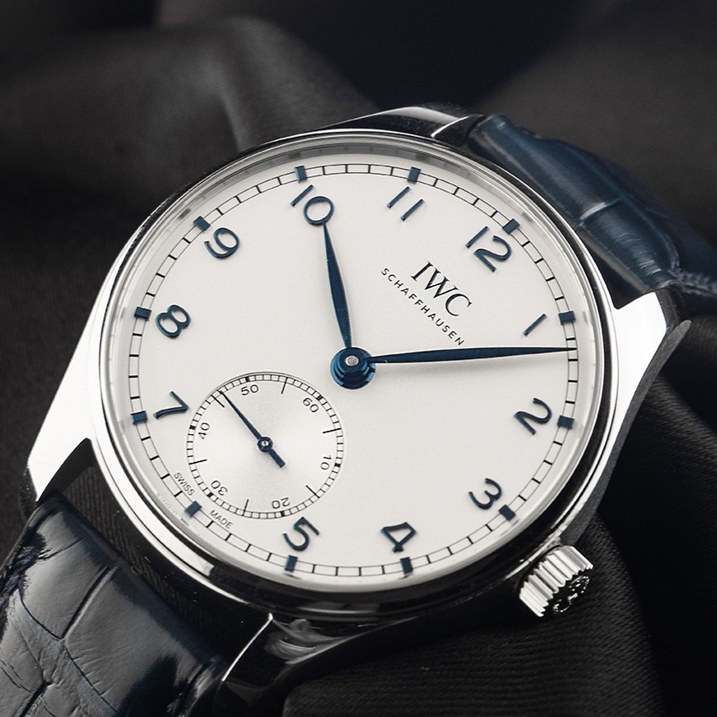 IWC Portuguese Automatic IW358304 (2026) - Silver dial 40 mm Steel case (3/7)