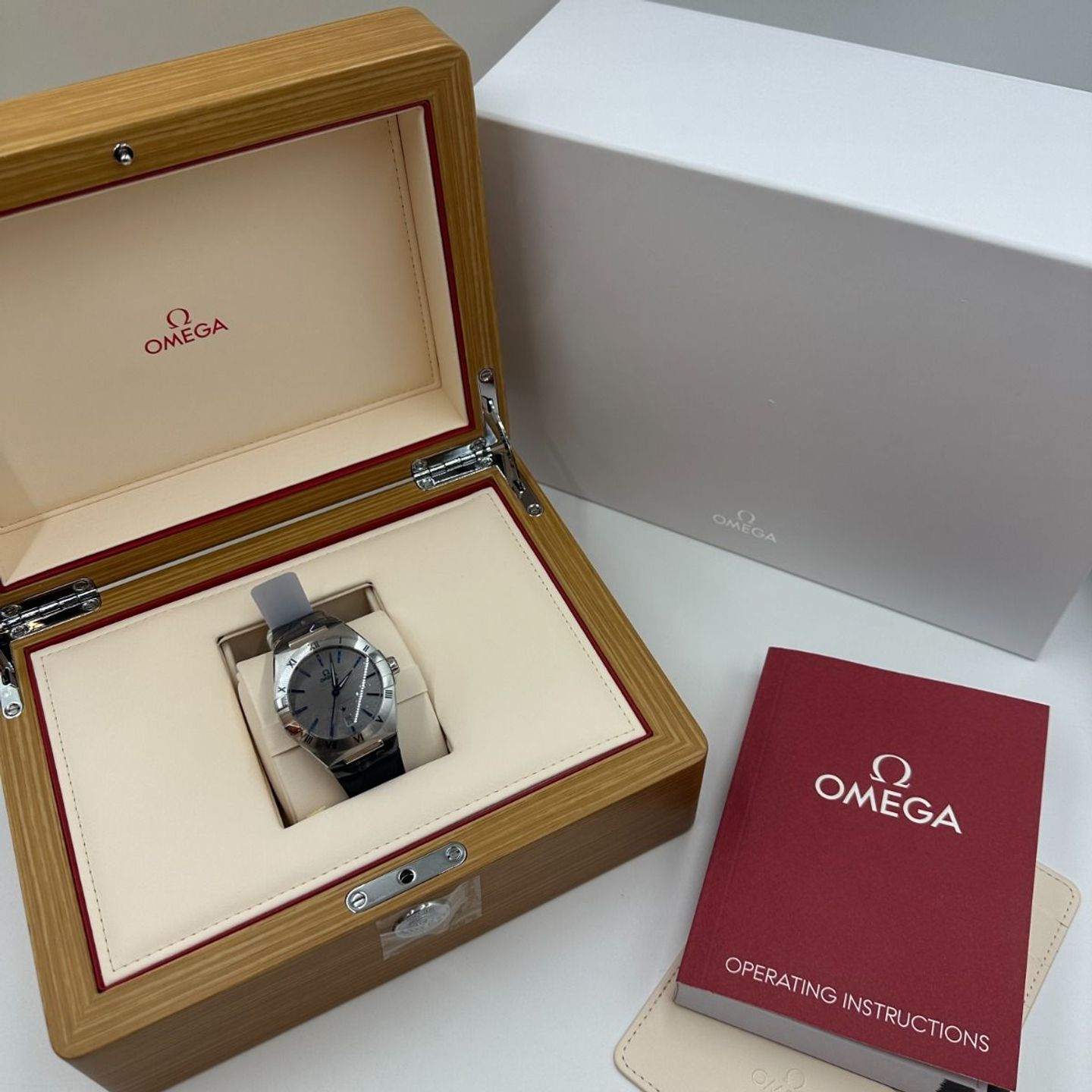 Omega Constellation 131.13.39.20.06.002 (2024) - Grey dial 39 mm Steel case (2/8)