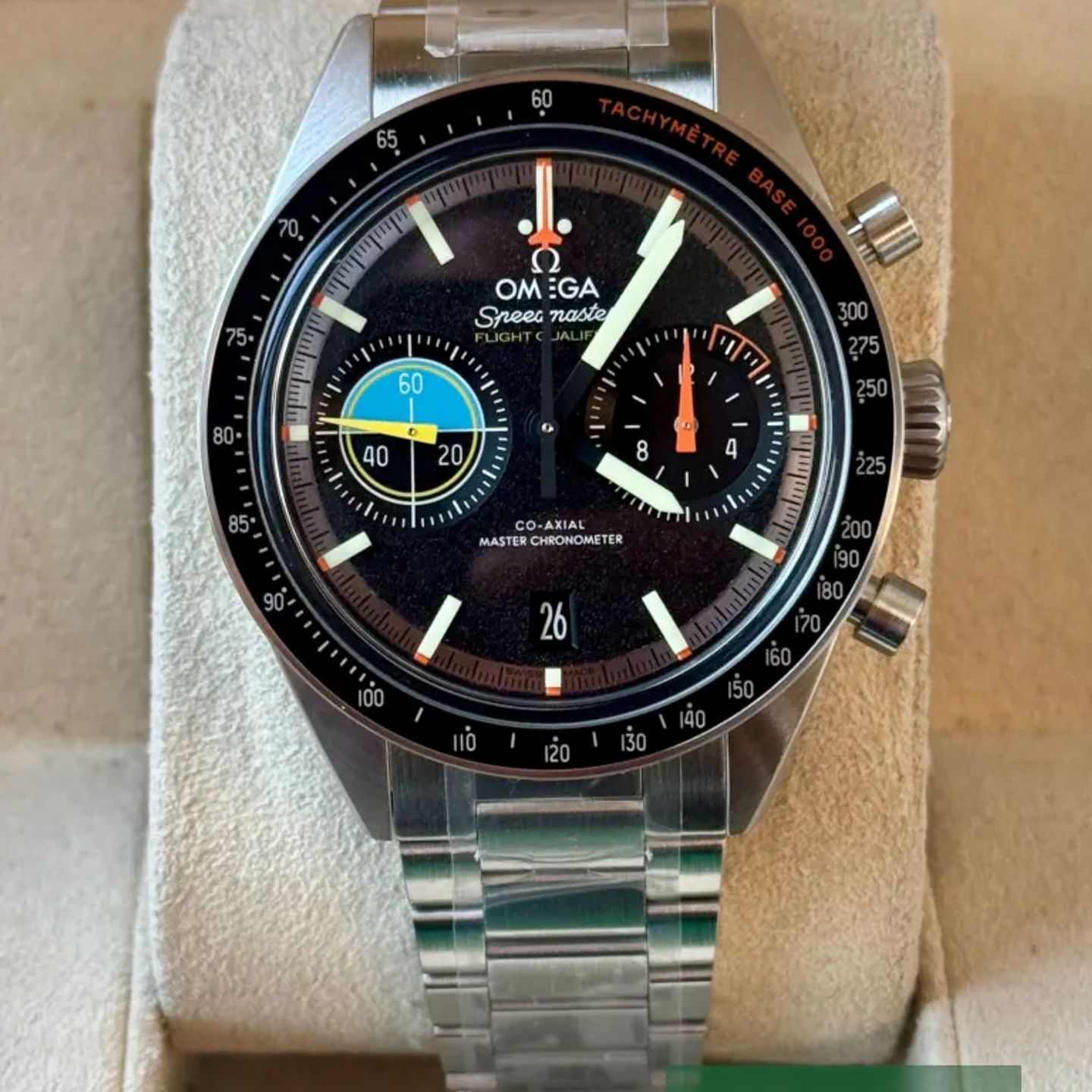 Omega Speedmaster 332.10.41.51.01.002 (2026) - Black dial 41 mm Steel case (2/7)