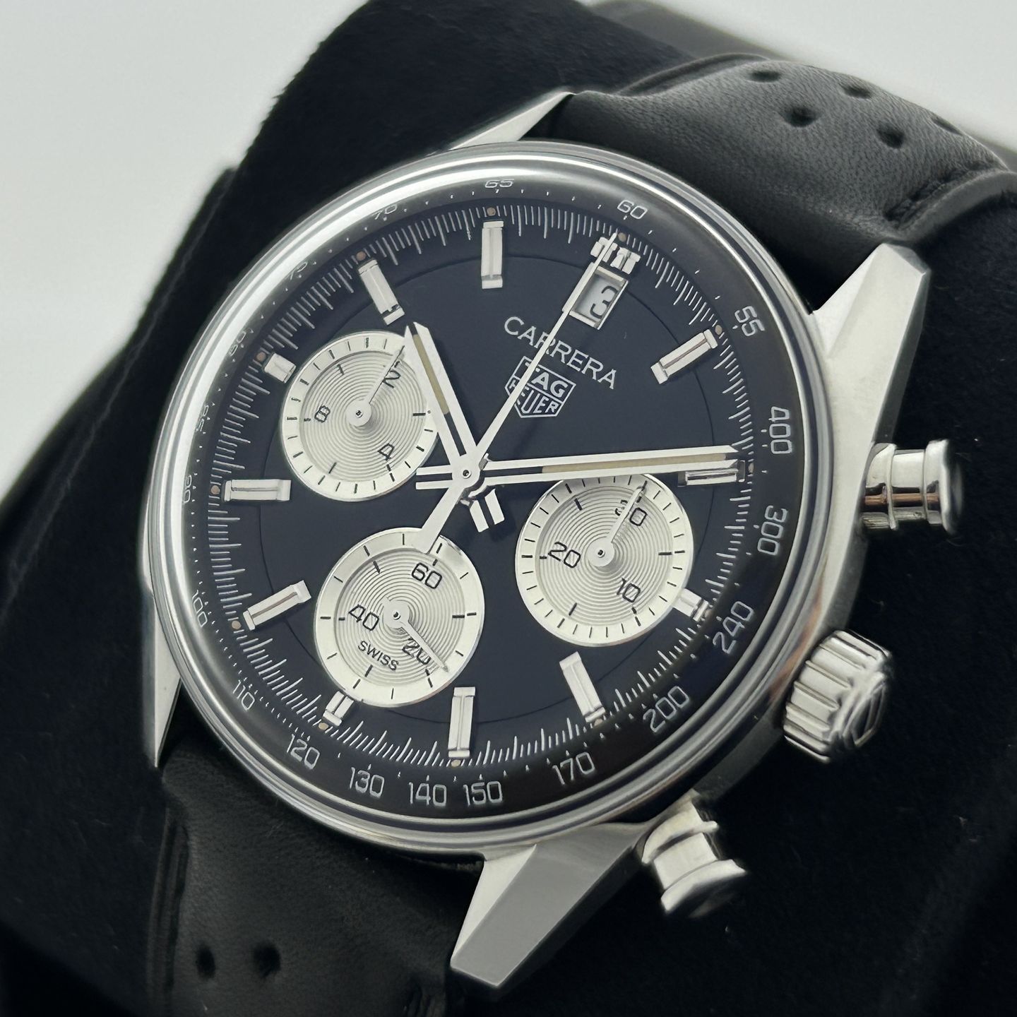TAG Heuer Carrera CBS2210.FC6534 (2025) - Zwart wijzerplaat 39mm Staal (8/8)