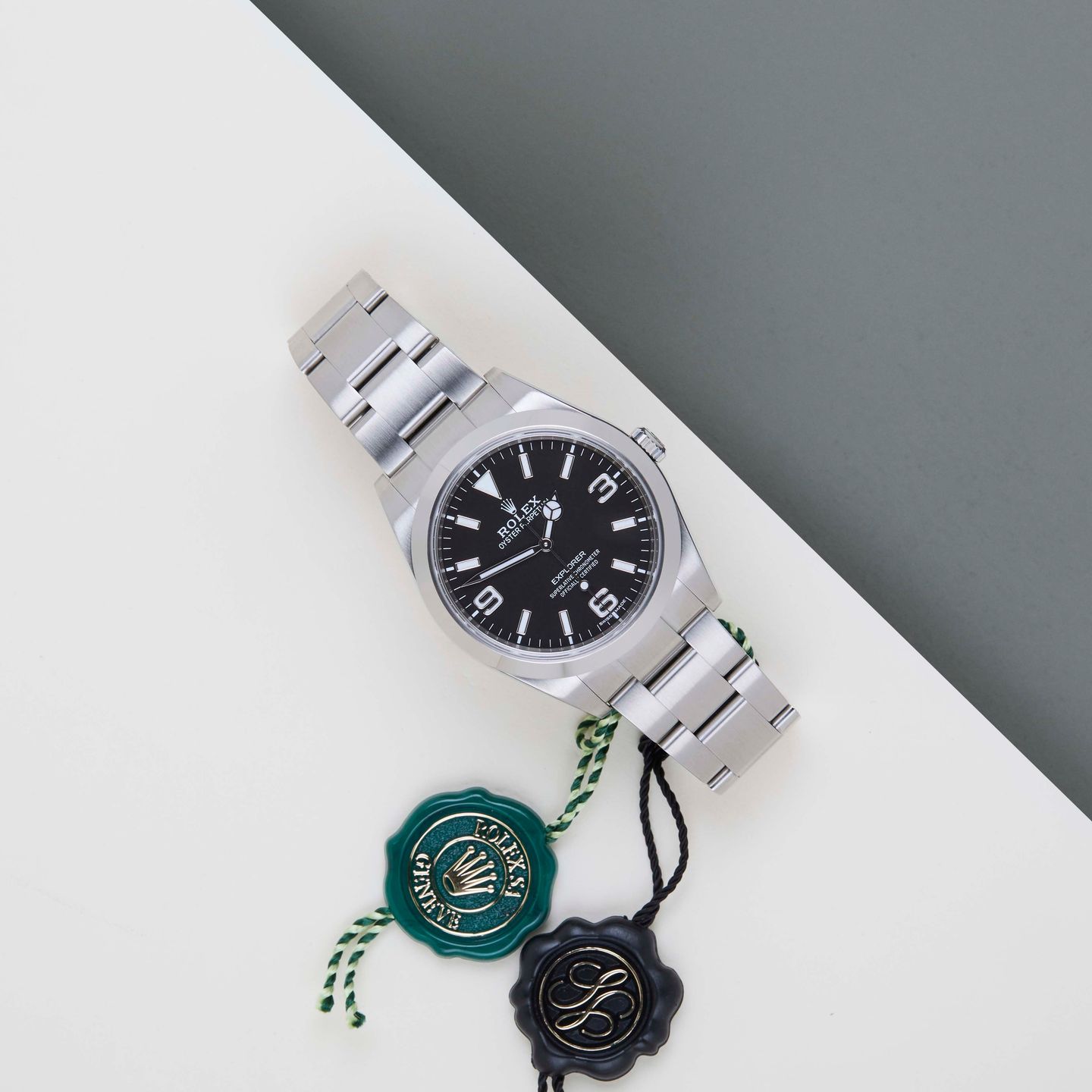 Rolex Explorer 214270 (2020) - Zwart wijzerplaat 39mm Staal (2/8)