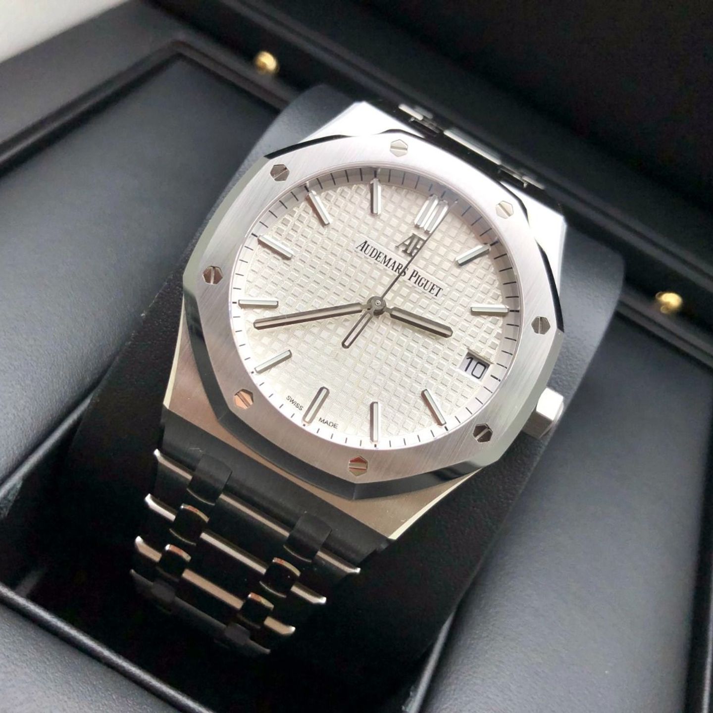 Audemars Piguet Royal Oak Selfwinding 15500ST.OO.1220ST.04 (2021) - Zilver wijzerplaat 41mm Staal (4/8)