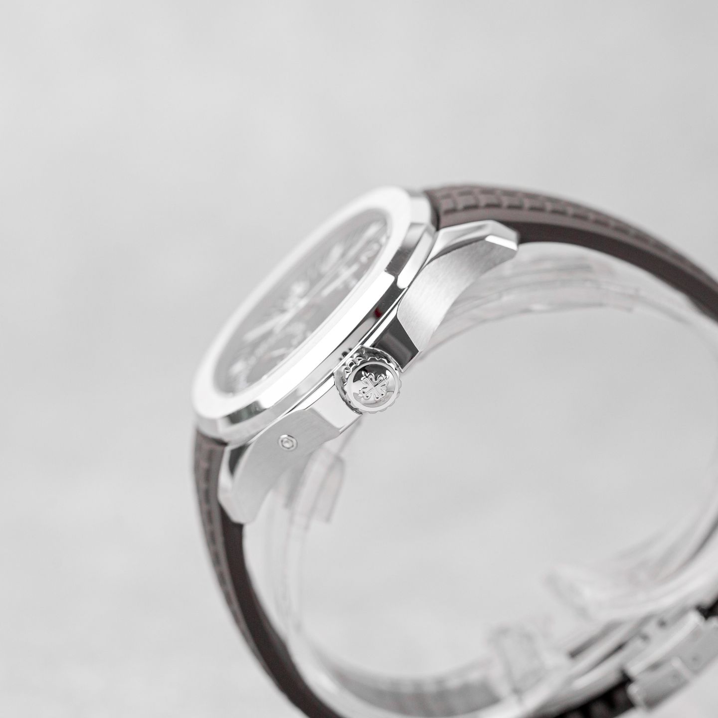 Patek Philippe World Time Chronograph 5935A-001 - (5/8)