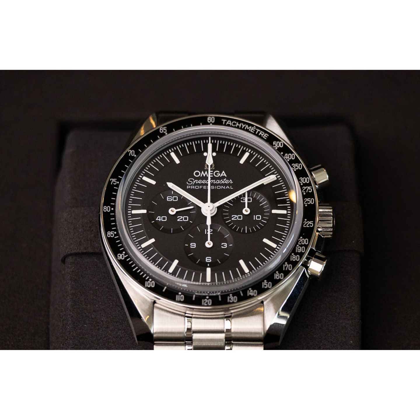 Omega Speedmaster Professional Moonwatch 310.30.42.50.01.002 (2026) - Zwart wijzerplaat 42mm Staal (4/6)