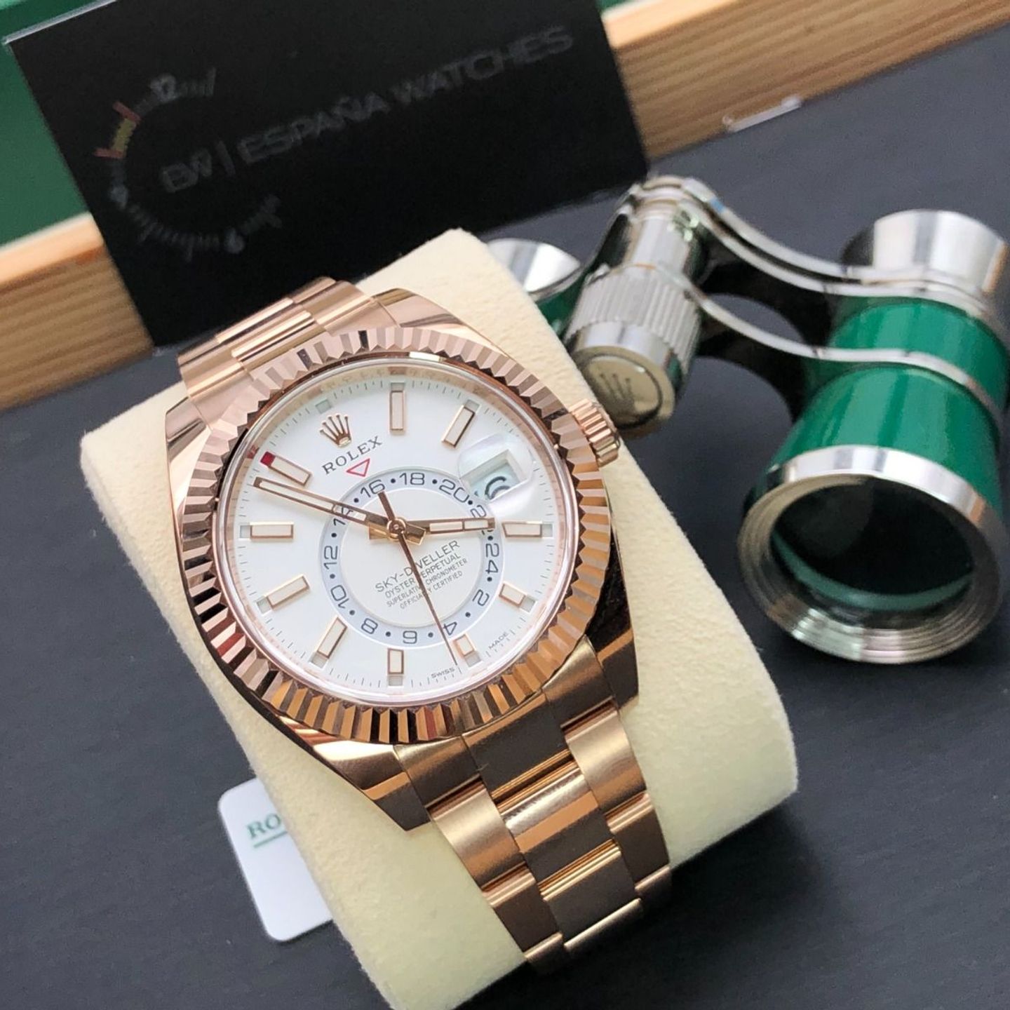 Rolex Sky-Dweller 326935 (2021) - White dial 42 mm Rose Gold case (6/8)