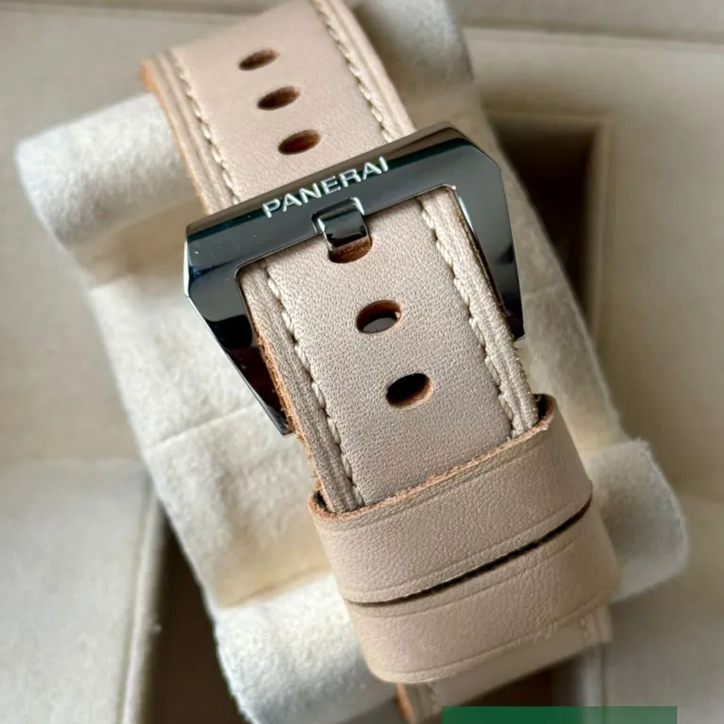 Panerai Radiomir 8 Days PAM00610 (2021) - Black dial 45 mm Steel case (6/7)