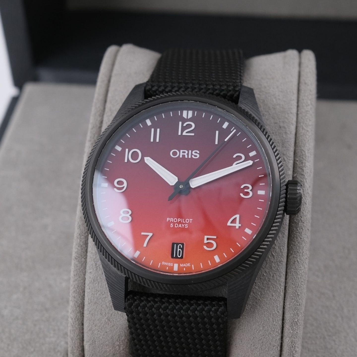 Oris Big Crown ProPilot 01 400 7784 8786-Set (2025) - Red dial 41 mm Carbon case (2/8)
