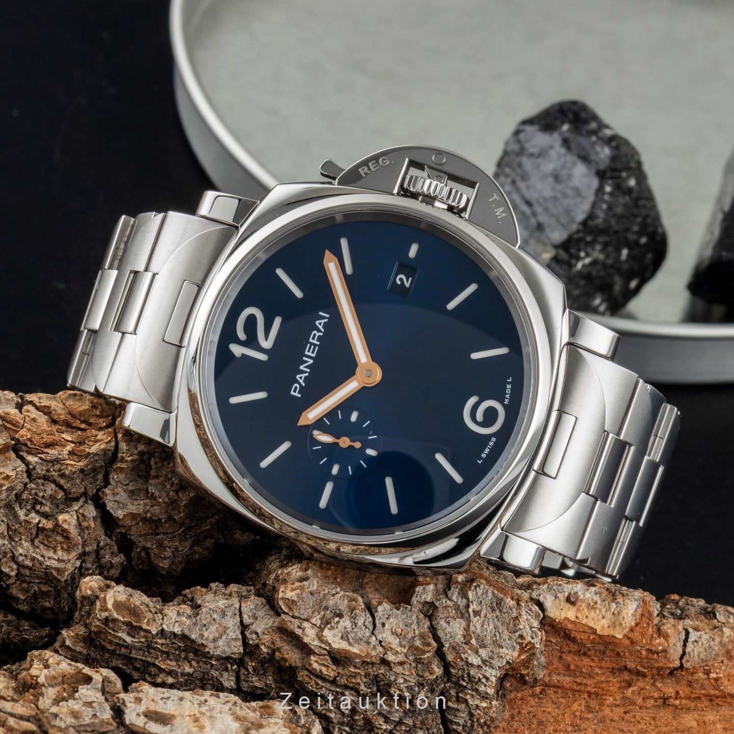 Panerai Luminor Due PAM01124 (Unknown (random serial)) - Blue dial 42 mm Steel case (2/8)