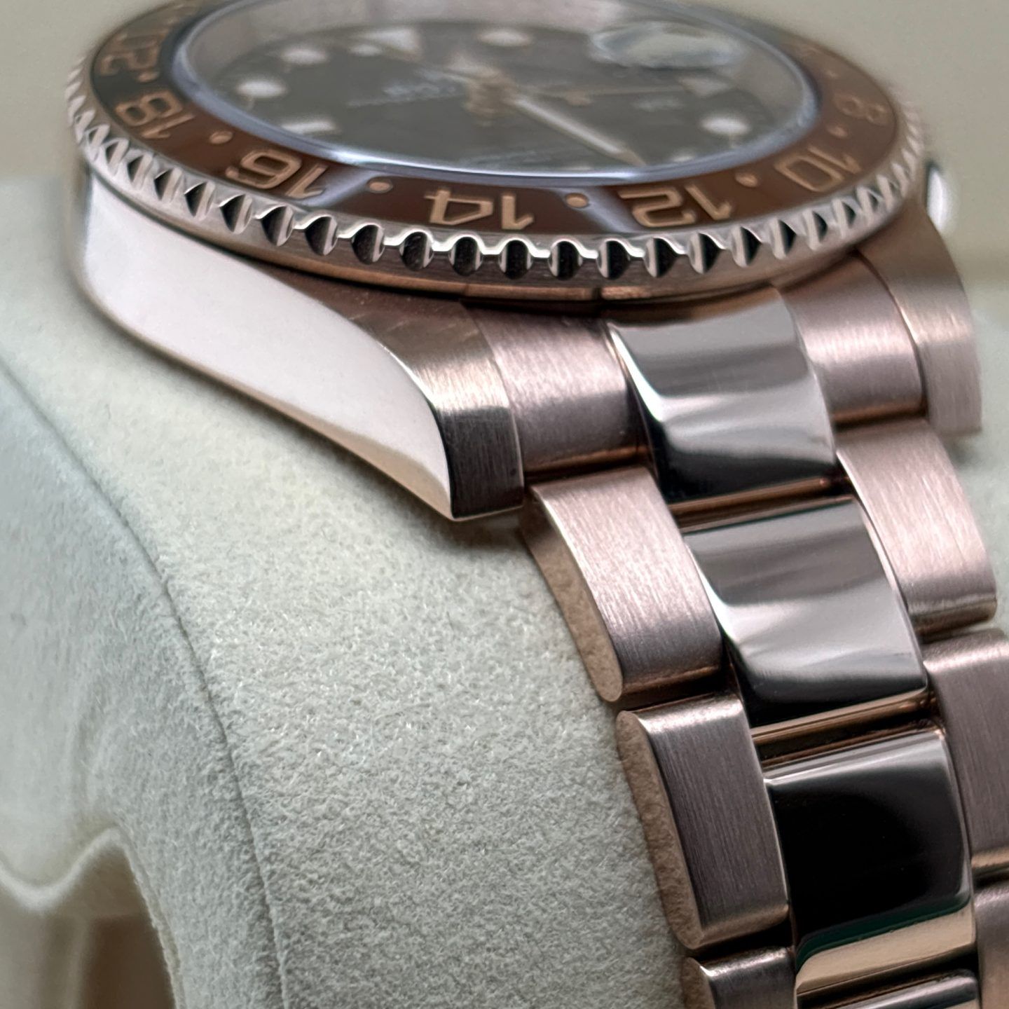 Rolex GMT-Master II 126715CHNR (2018) - Black dial 40 mm Rose Gold case (4/7)