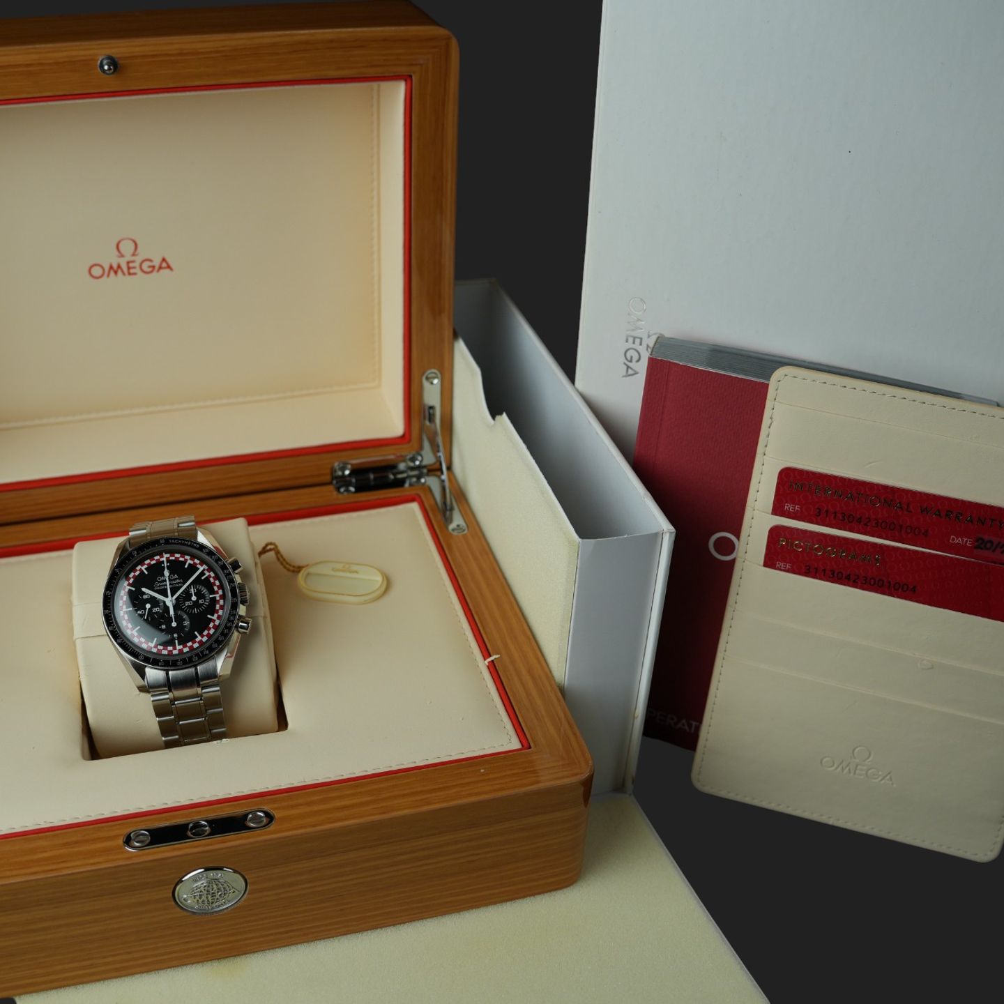 Omega Speedmaster Professional Moonwatch 311.30.42.30.01.004 (2017) - Black dial 42 mm Steel case (8/8)