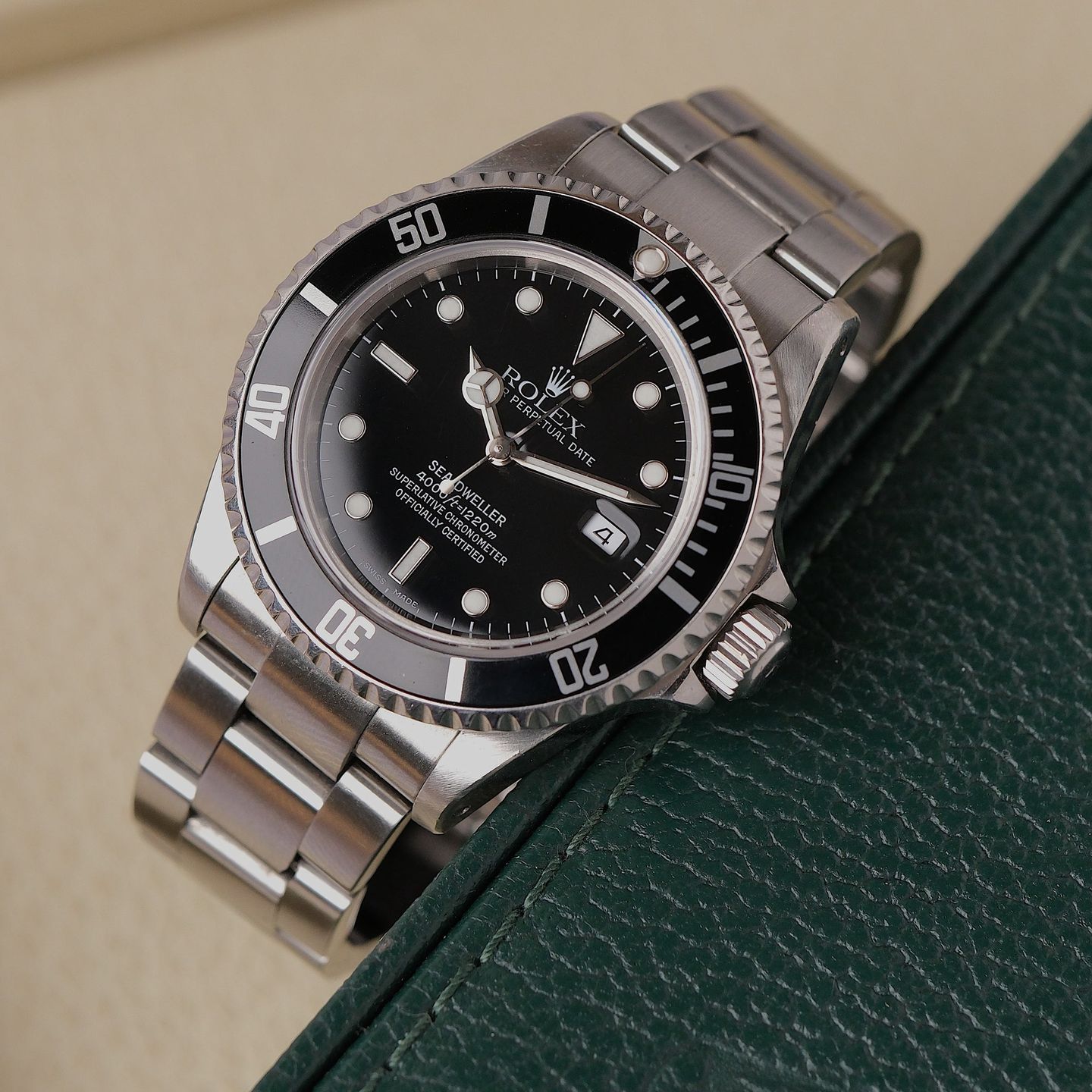 Rolex Sea-Dweller 4000 16600 (1990) - Black dial 40 mm Steel case (1/7)