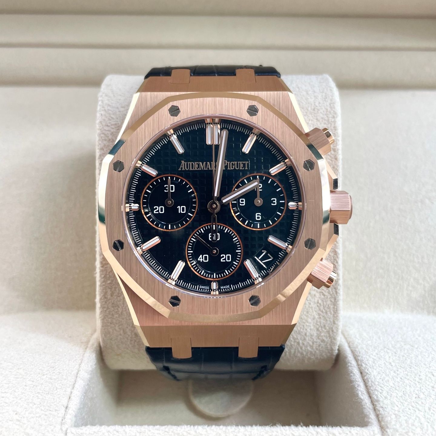 Audemars Piguet Royal Oak Chronograph 26240OR.OO.D002CR.01 (2022) - Zwart wijzerplaat 41mm Roségoud (1/7)