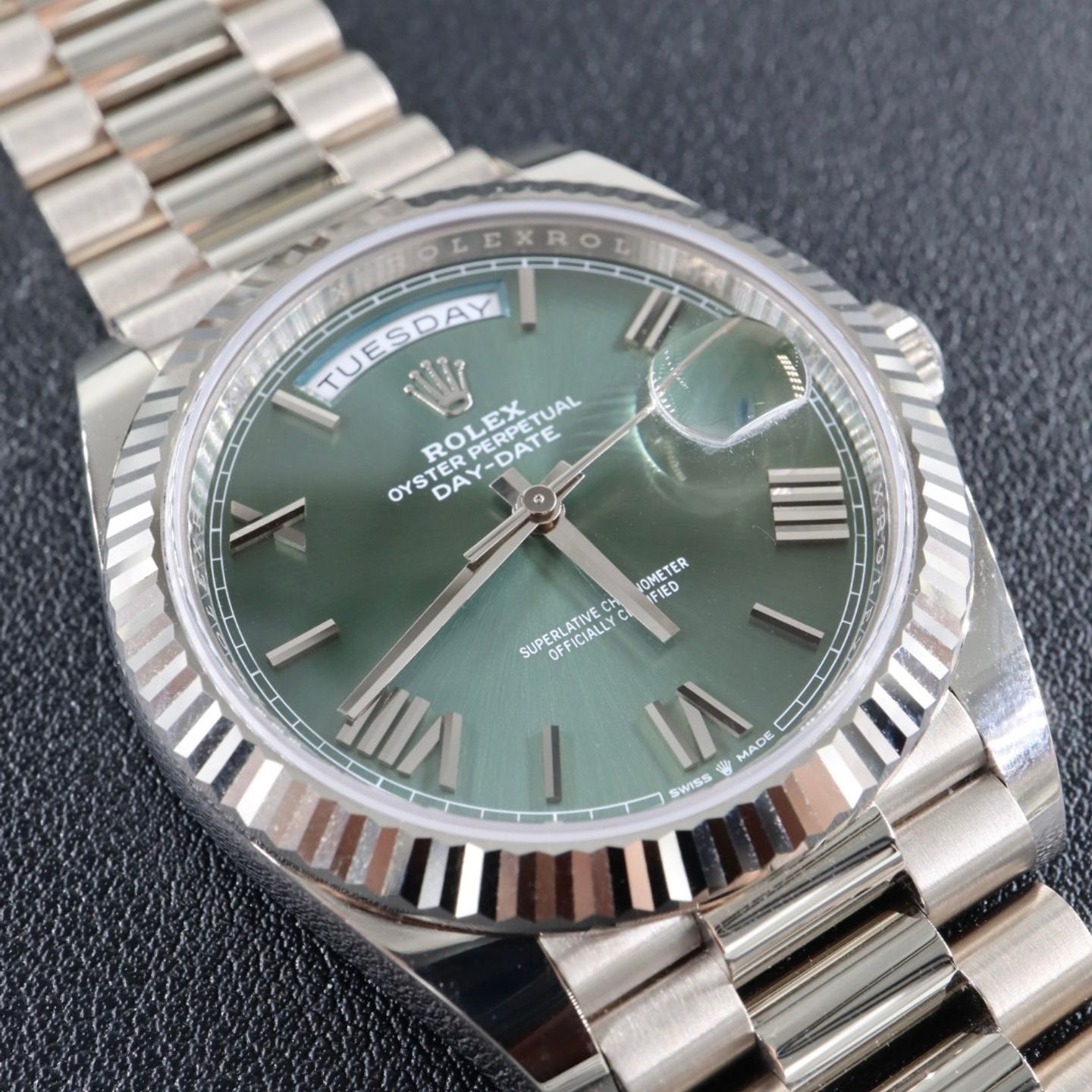 Rolex Day-Date 40 228239 (2021) - Green dial 40 mm White Gold case (3/8)